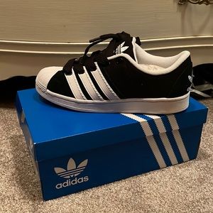 NIB adidas superstar super modified classics.  Women’s size 8, men’s size 6